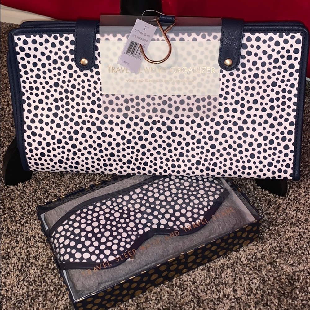 NWT-Hanging Jewelry Organizer & Sleep Mask Set